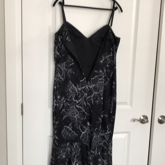 #114 GUESS [14] Fit/Flare lace dress - Picture 7 of 13